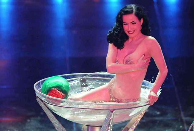 Dita Von Teese porn pics nude entry von dita teese