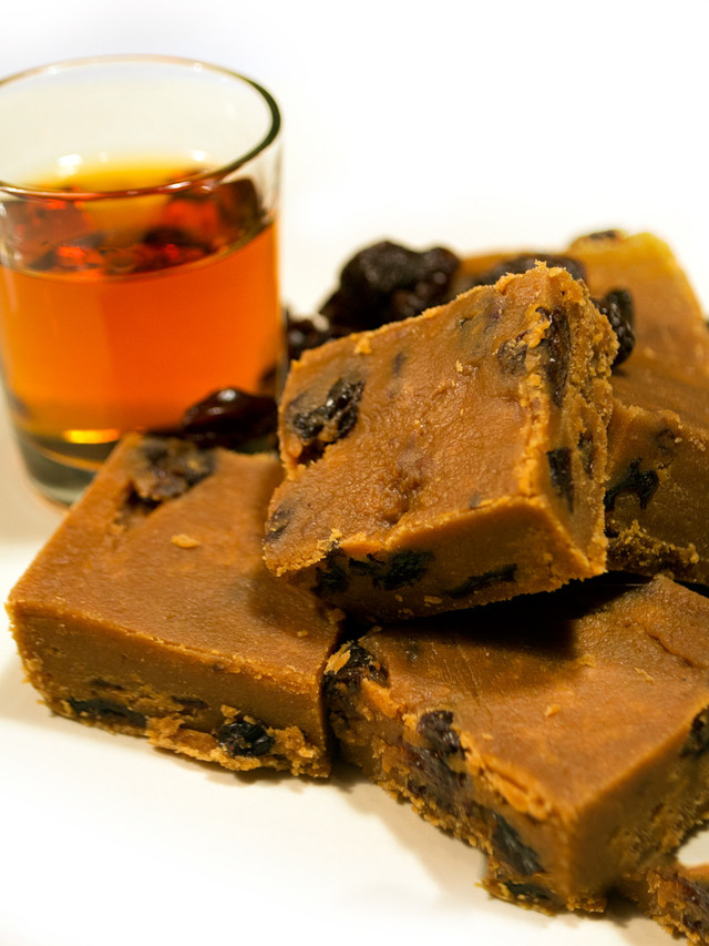 Lady Fudge xxx product dsc rum raisin fudge