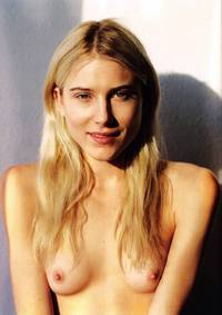 Audrey Hemingway porn photos dree hemingway nude bathroom pose arena photo