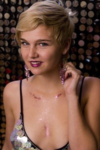 Chloe Camilla sex glittersmall bio