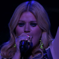 Kelly Carson sex beauty kelly clarkson american idol neon eyeliner main about