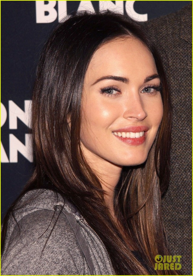 Crystal Foxx sex gallery photo fox megan plays montblack